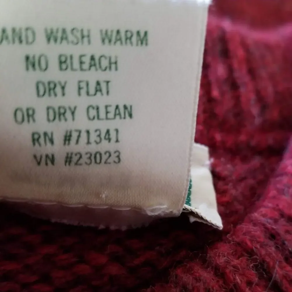 Women's L.L.Bean Sweater Red Crew Neck 85% Wool Size Large Winter Warm! - Picture 8 of 8